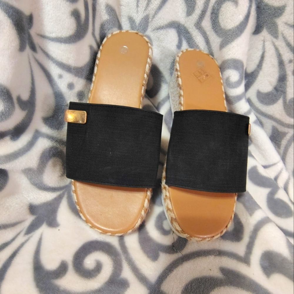 Sandles